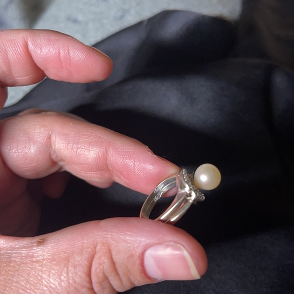 Ring - Picture 2 of 2